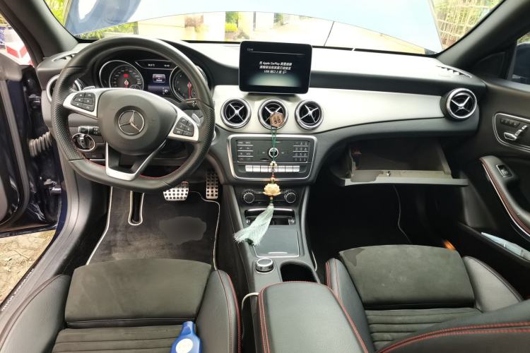 Used Mercedes-Benz CLA 2019 CLA 220 4MATIC Center Console