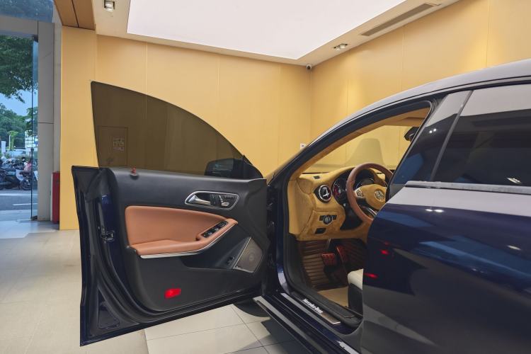 Used Mercedes-Benz CLA 2019 CLA 220 4MATIC Exterior 6