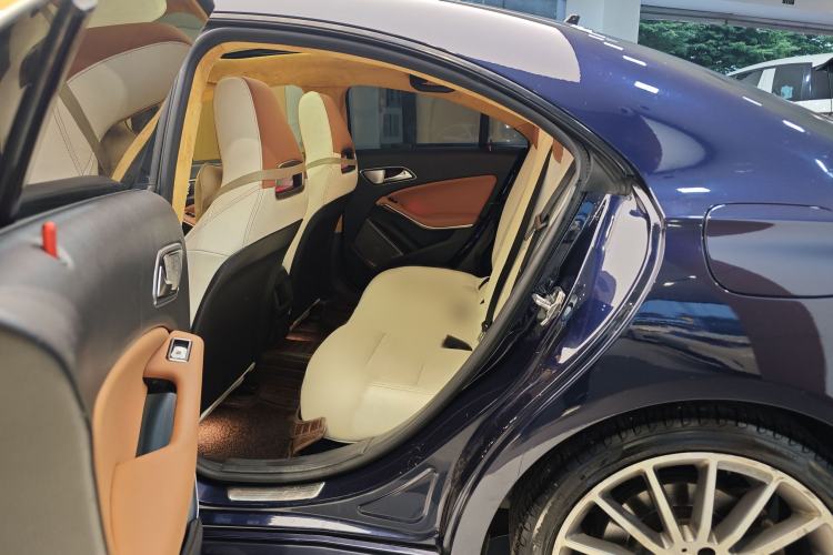 Used Mercedes-Benz CLA 2019 CLA 220 4MATIC Interior 11