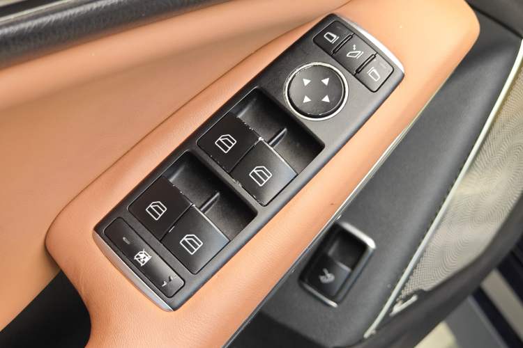 Used Mercedes-Benz CLA 2019 CLA 220 4MATIC Interior 3
