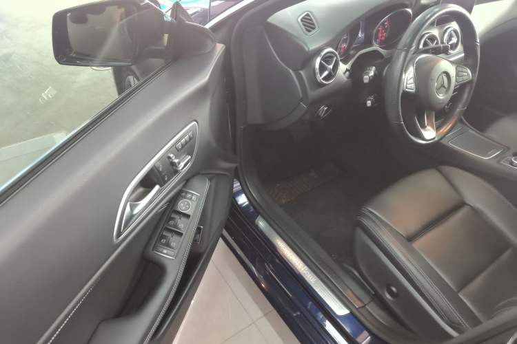 Used Mercedes-Benz CLA 2019 CLA 200 Sport Edition Interior 3