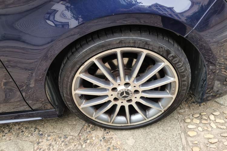 Used Mercedes-Benz CLA 2019 CLA 220 4MATIC Right Front Wheel Hub