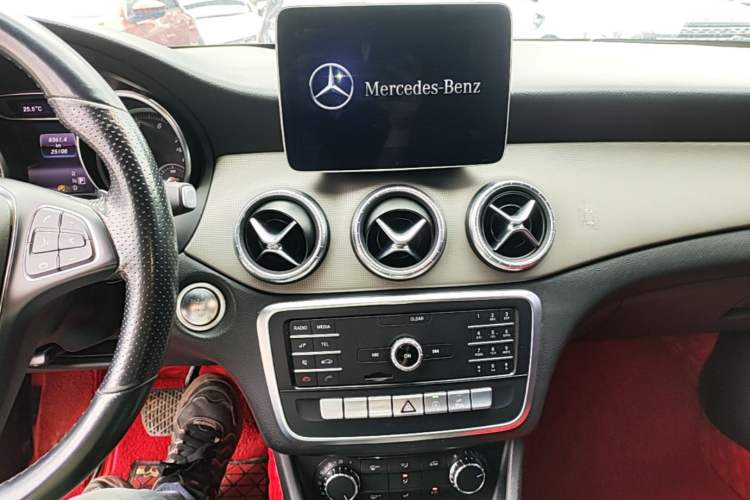 Used Mercedes-Benz CLA 2019 CLA 200 Sport Edition Audio And AC Panel