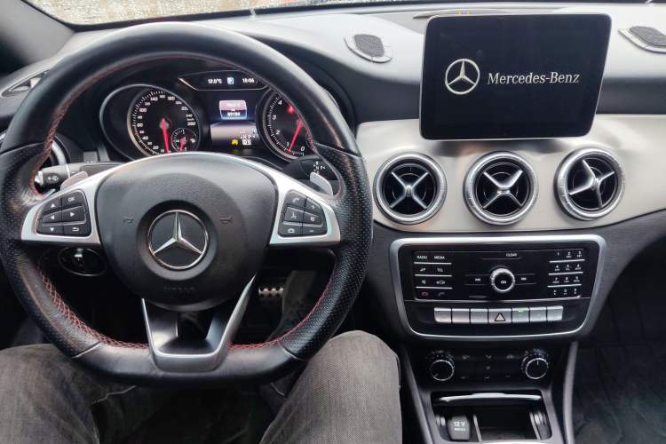 Used Mercedes-Benz CLA 2019 CLA 220 4MATIC Center Console