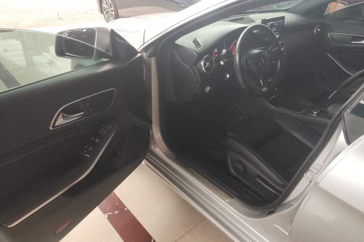 Used Mercedes-Benz CLA 2019 CLA 200 Sport Edition Interior 3