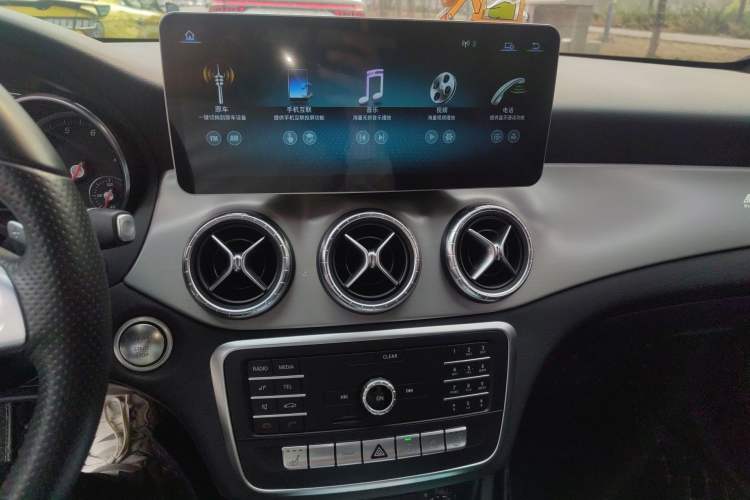 Used Mercedes-Benz CLA 2019 CLA 220 4MATIC Audio And AC Panel