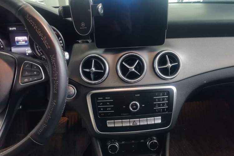 Used Mercedes-Benz CLA 2019 CLA 200 Sport Edition Audio And AC Panel