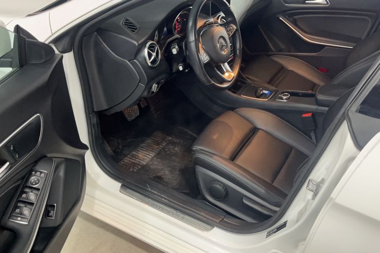 Used Mercedes-Benz CLA 2019 CLA 200 Sport Edition Interior 2
