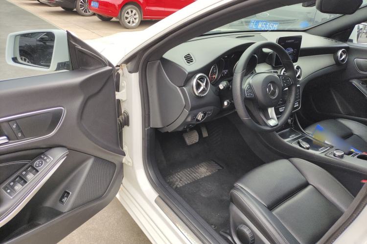 Used Mercedes-Benz CLA 2019 CLA 200 Sport Edition Interior 3