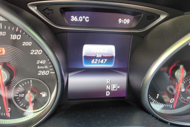 Used Mercedes-Benz CLA 2019 CLA 220 4MATIC Odometer Close Up