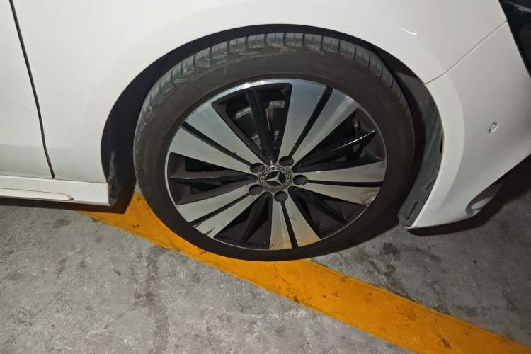 Used Mercedes-Benz CLA 2019 CLA 200 Sport Edition Right Front Wheel Hub