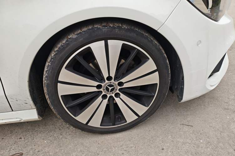 Used Mercedes-Benz CLA 2019 CLA 200 Sport Edition Right Front Wheel Hub