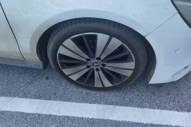 Used Mercedes-Benz CLA 2019 CLA 200 Sport Edition Right Front Wheel Hub