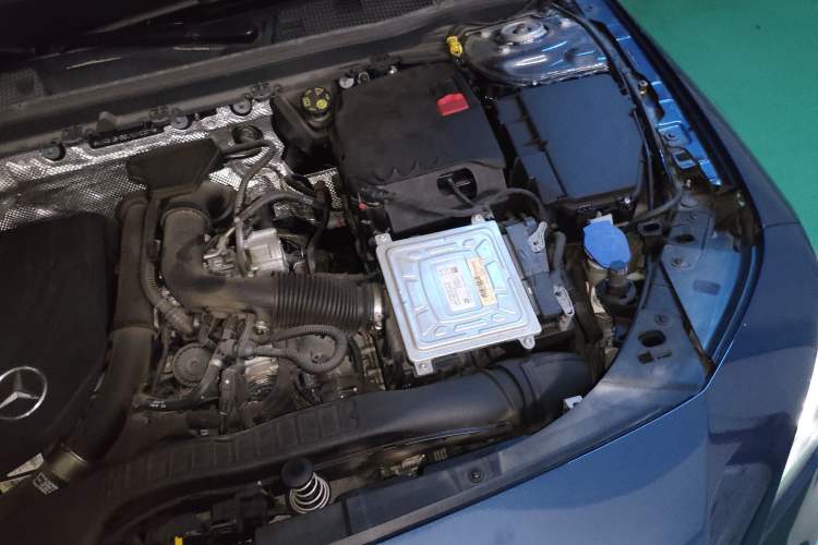 Used Mercedes-Benz CLA 2020 CLA 200 Engine Bay Left