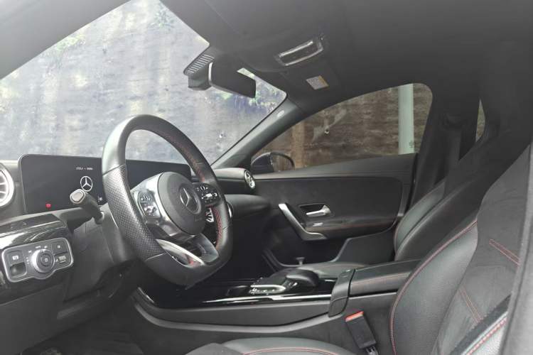 Used Mercedes-Benz CLA 2020 CLA 200 Interior 1