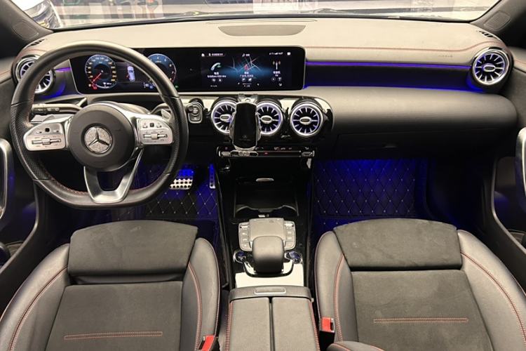 Used Mercedes-Benz CLA 2020 CLA 200 Shooting Brake Interior 2