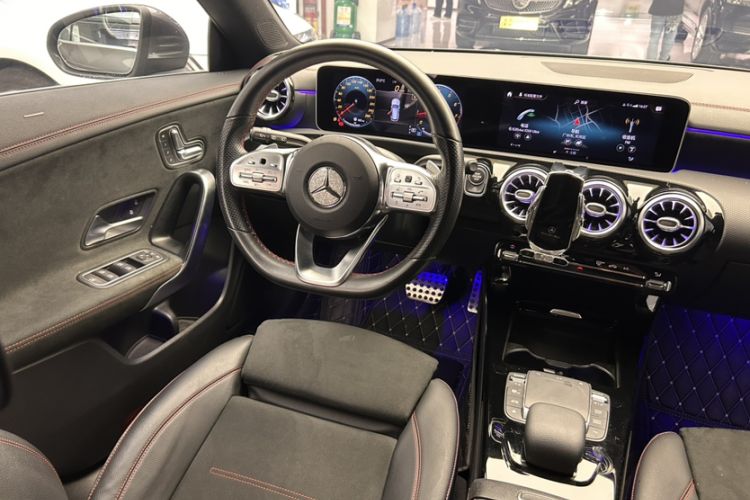 Used Mercedes-Benz CLA 2020 CLA 200 Shooting Brake Interior 3