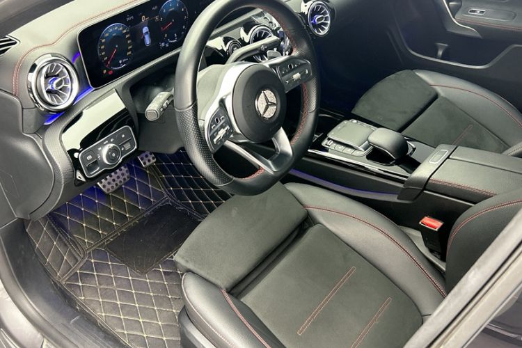 Used Mercedes-Benz CLA 2020 CLA 200 Shooting Brake Interior 5