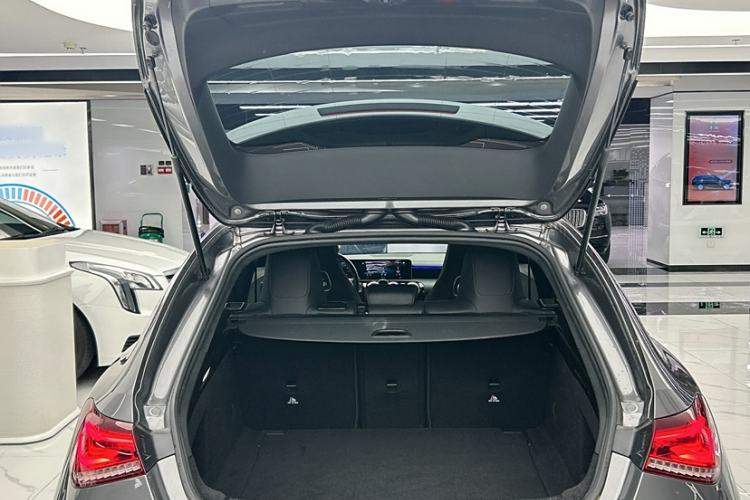 Used Mercedes-Benz CLA 2020 CLA 200 Shooting Brake Interior 6