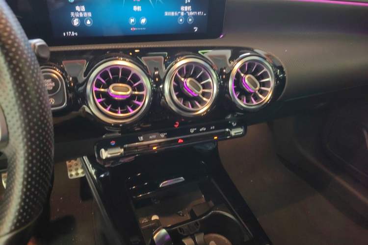 Used Mercedes-Benz CLA 2020 CLA 200 Shooting Brake Audio And AC Panel