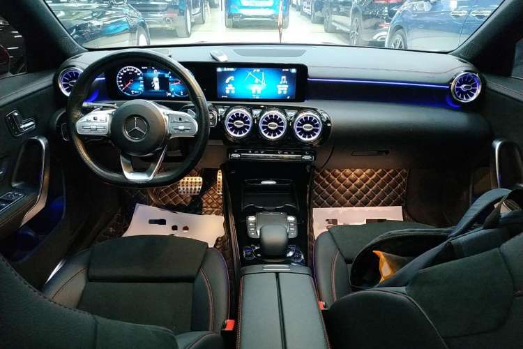 Used Mercedes-Benz CLA 2020 CLA 200 Shooting Brake Center Console