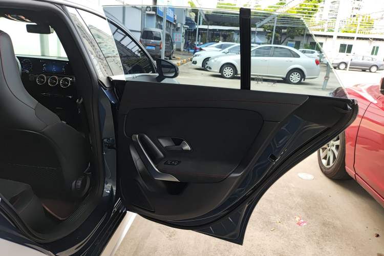 Used Mercedes-Benz CLA 2020 CLA 200 Shooting Brake Interior 2