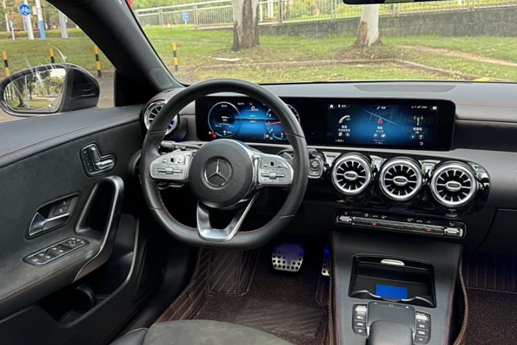 Used Mercedes-Benz CLA 2020 CLA 200 Shooting Brake Interior 6