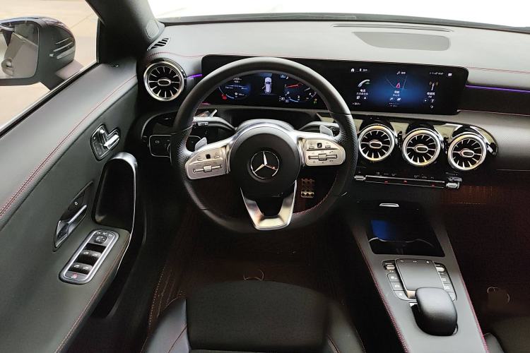Used Mercedes-Benz CLA 2020 CLA 200 Shooting Brake Steering Wheel