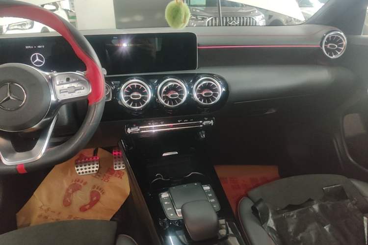 Used Mercedes-Benz CLA 2020 CLA 200 Shooting Brake Audio And AC Panel