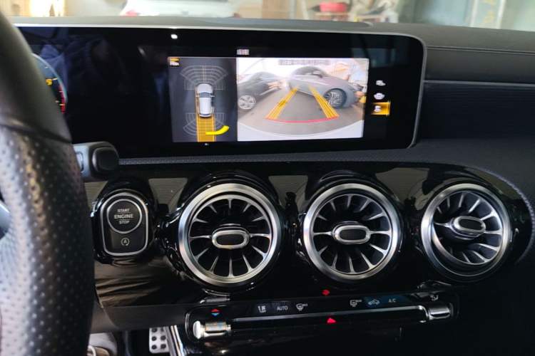 Used Mercedes-Benz CLA 2020 CLA 260 4MATIC Shooting Brake Audio And AC Panel