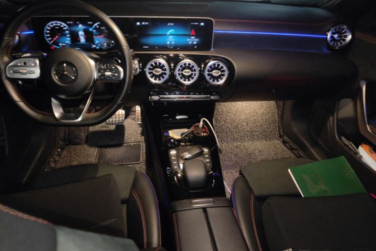 Used Mercedes-Benz CLA 2020 CLA 200 Shooting Brake Center Console