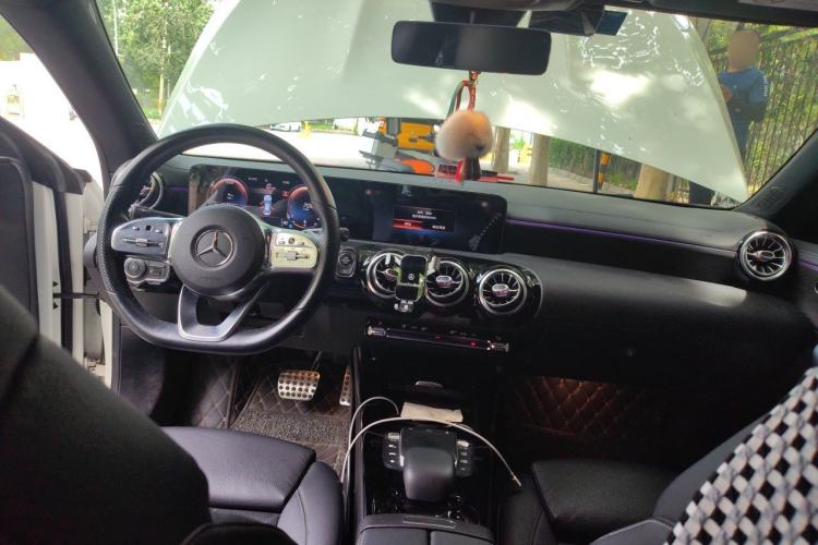 Used Mercedes-Benz CLA 2020 CLA 260 4MATIC Center Console