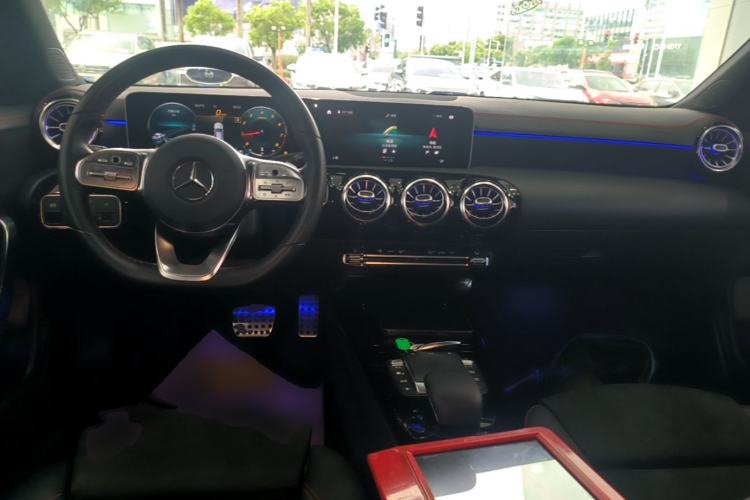 Used Mercedes-Benz CLA 2020 CLA 200 Shooting Brake Center Console