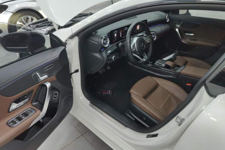 Used Mercedes-Benz CLA 2020 CLA 260 4MATIC Shooting Brake Driver Seat