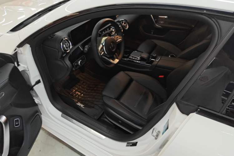 Used Mercedes-Benz CLA 2020 CLA 260 4MATIC Shooting Brake Driver Seat