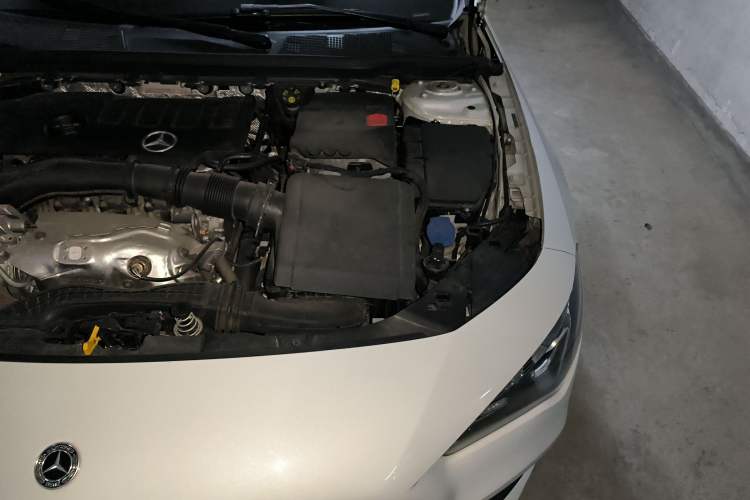 Used Mercedes-Benz CLA 2020 CLA 260 4MATIC Shooting Brake Engine Bay Left
