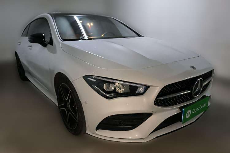 Used Mercedes-Benz CLA 2020 CLA 260 4MATIC Shooting Brake Front Right 45 Deg