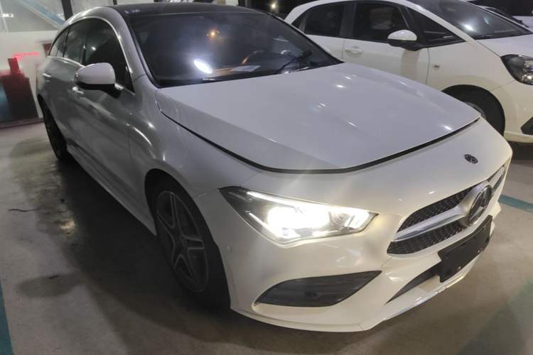 Used Mercedes-Benz CLA 2020 CLA 200 Shooting Brake Front Right 45 Deg