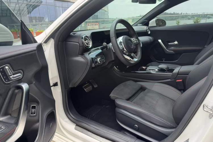 Used Mercedes-Benz CLA 2020 CLA 200 Interior 1