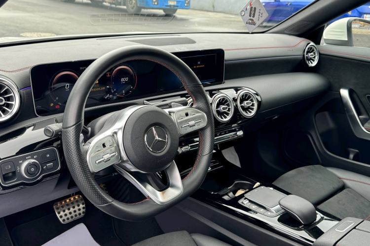 Used Mercedes-Benz CLA 2020 CLA 200 Shooting Brake Interior 1