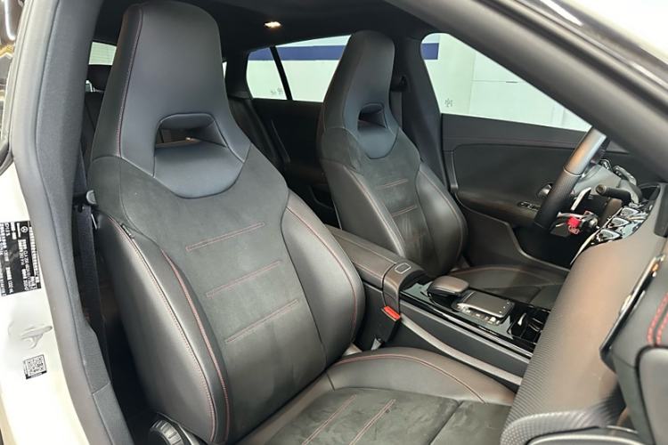 Used Mercedes-Benz CLA 2020 CLA 200 Shooting Brake Interior 13
