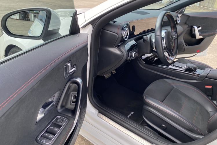 Used Mercedes-Benz CLA 2020 CLA 200 Shooting Brake Interior 2