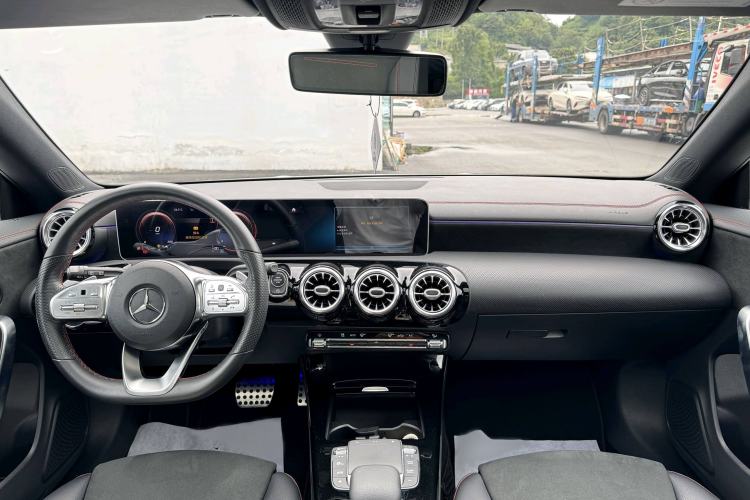 Used Mercedes-Benz CLA 2020 CLA 200 Shooting Brake Interior 2
