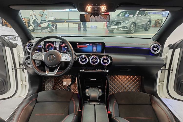 Used Mercedes-Benz CLA 2020 CLA 200 Shooting Brake Interior 3