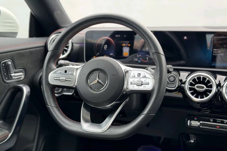 Used Mercedes-Benz CLA 2020 CLA 200 Shooting Brake Interior 3
