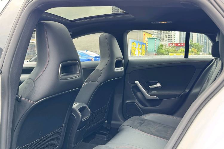 Used Mercedes-Benz CLA 2020 CLA 200 Shooting Brake Interior 4