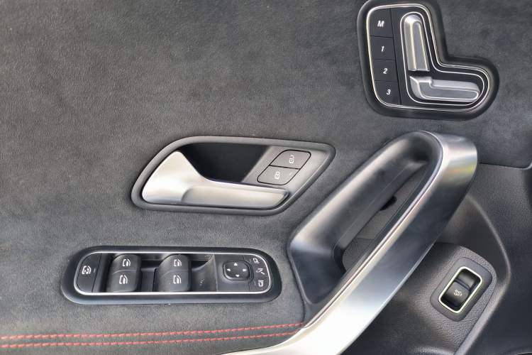 Used Mercedes-Benz CLA 2020 CLA 200 Interior 5