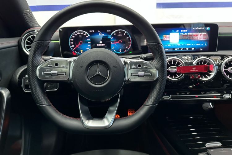 Used Mercedes-Benz CLA 2020 CLA 200 Shooting Brake Interior 5