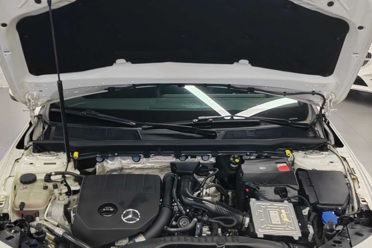Used Mercedes-Benz CLA 2020 CLA 200 Shooting Brake Interior 5