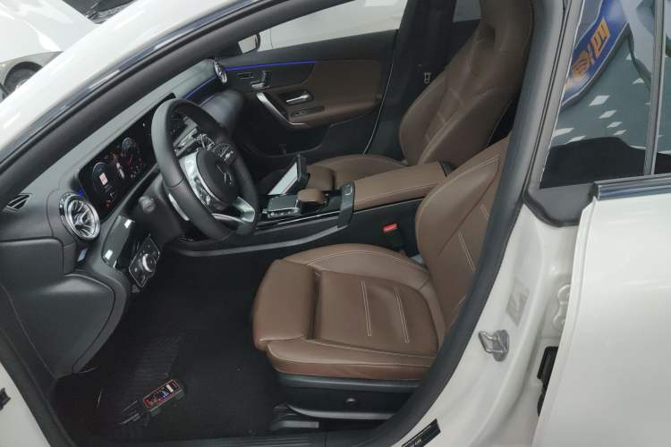 Used Mercedes-Benz CLA 2020 CLA 260 4MATIC Shooting Brake Left Front Seat